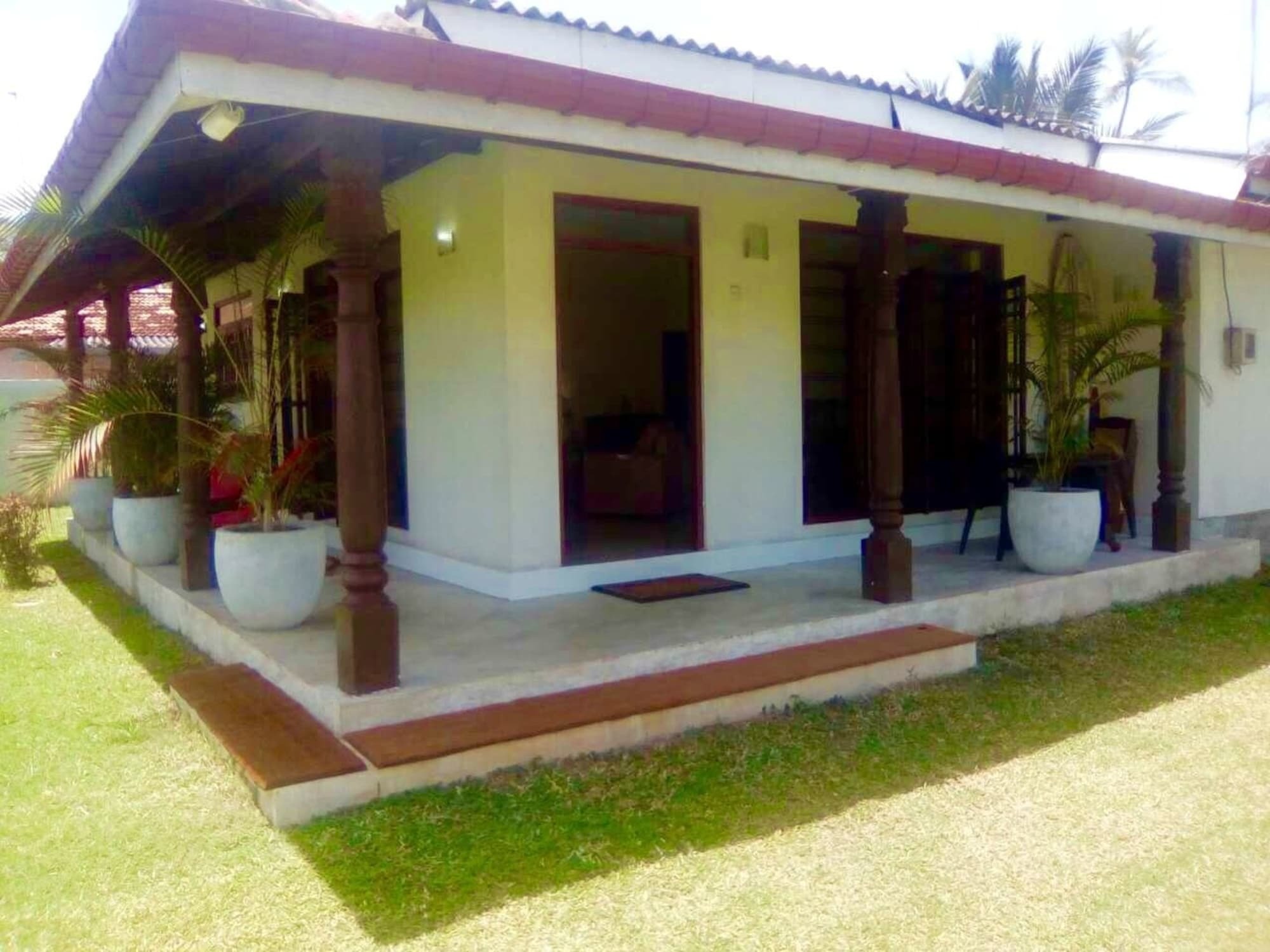 Nalendra Villa - Oceanfront Hikkaduwa Exterior photo